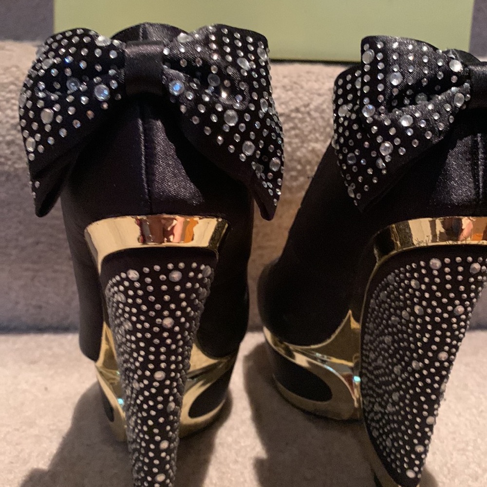 Sexy black rhinestone decor peep toe mirror trim wedges from Liliana. Size 6 1/2 - Picture 5 of 10